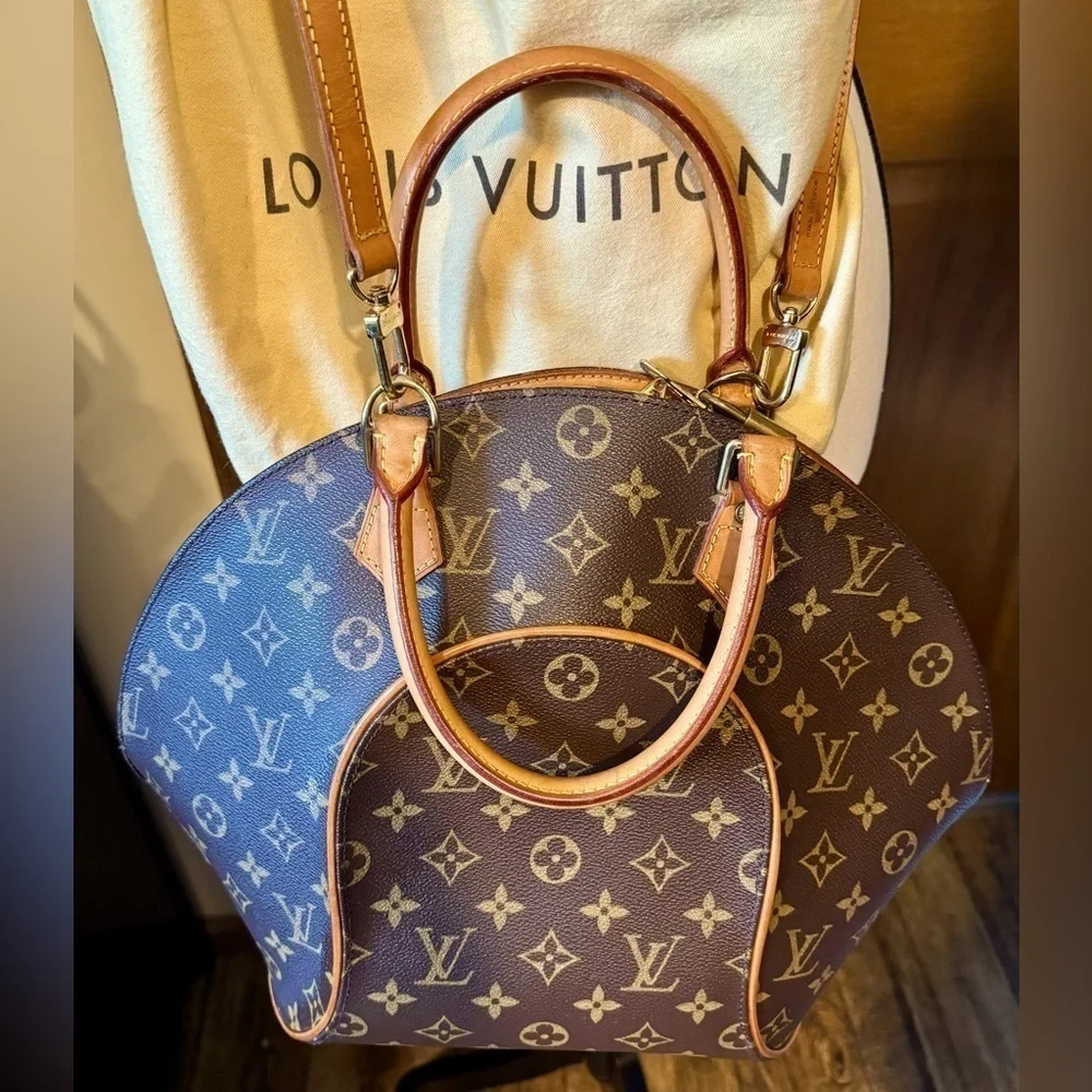Louis Vuitton Ellipse MM w/Branded Dust Bag & Crossbody Stap